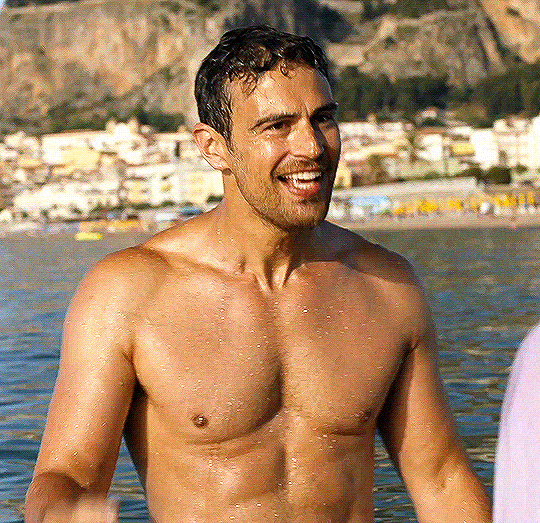 Theo James Shirtless_34