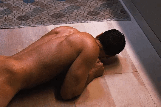 Theo James Shirtless_34