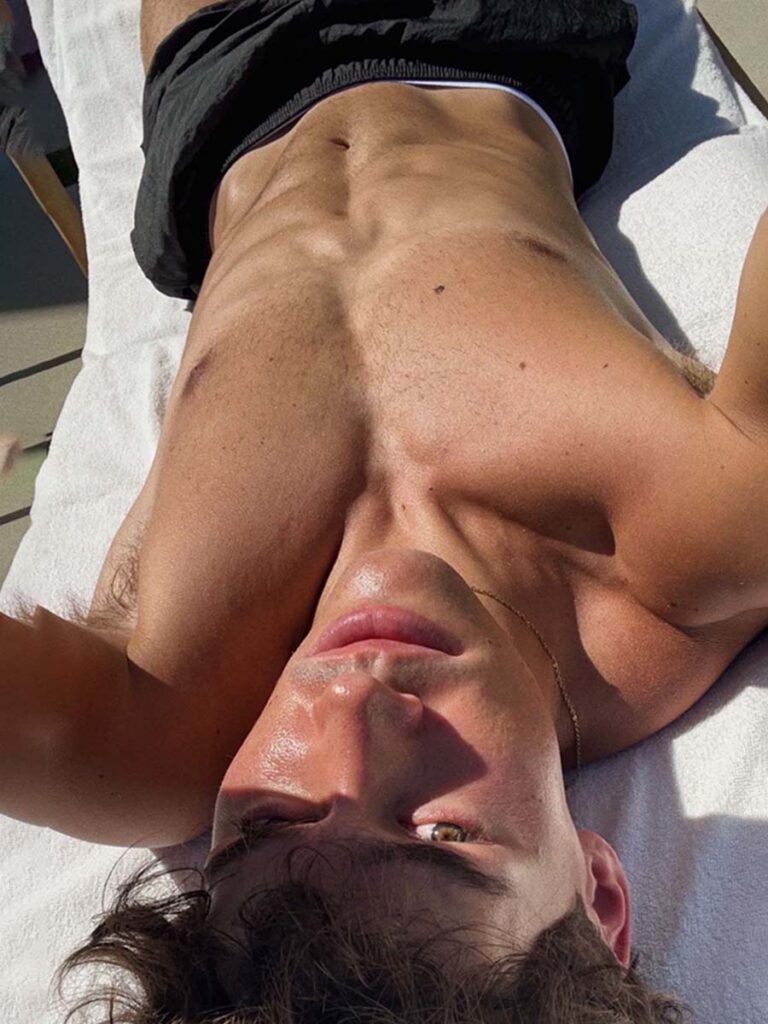 is Noah-Beck gay? Shirtless pic